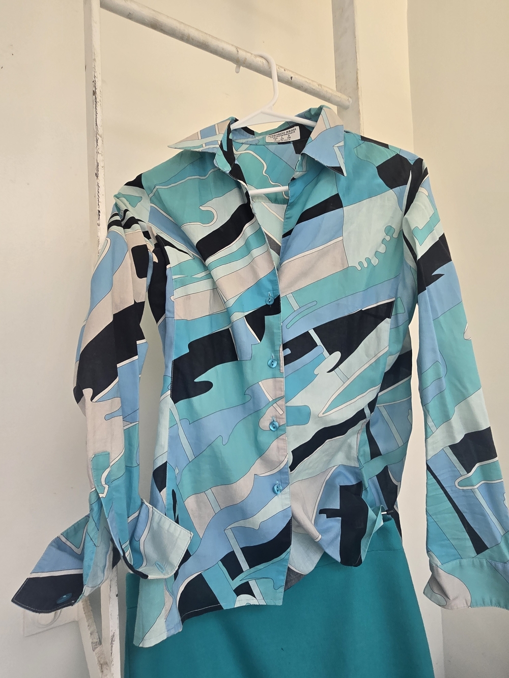 Emilio Pucci style Turquoise & Black Cotton Shirt; Vintage Size 8